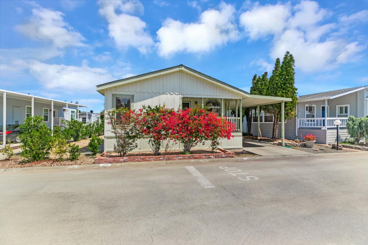 Detail Gallery Image 3 of 51 For 1220 Tasman Dr #195,  Sunnyvale,  CA 94089 - 3 Beds | 2 Baths