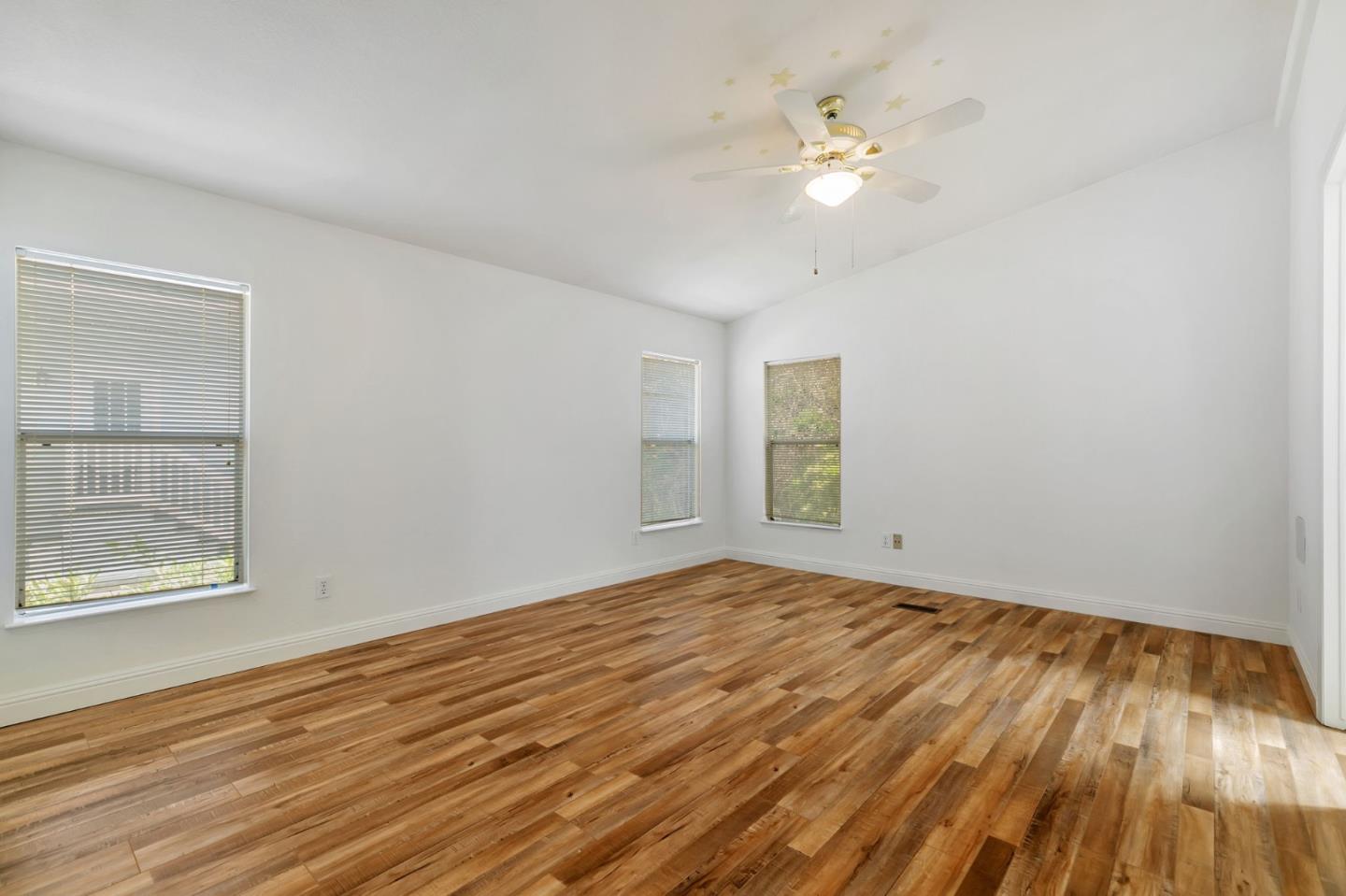 Detail Gallery Image 30 of 51 For 1220 Tasman Dr #195,  Sunnyvale,  CA 94089 - 3 Beds | 2 Baths
