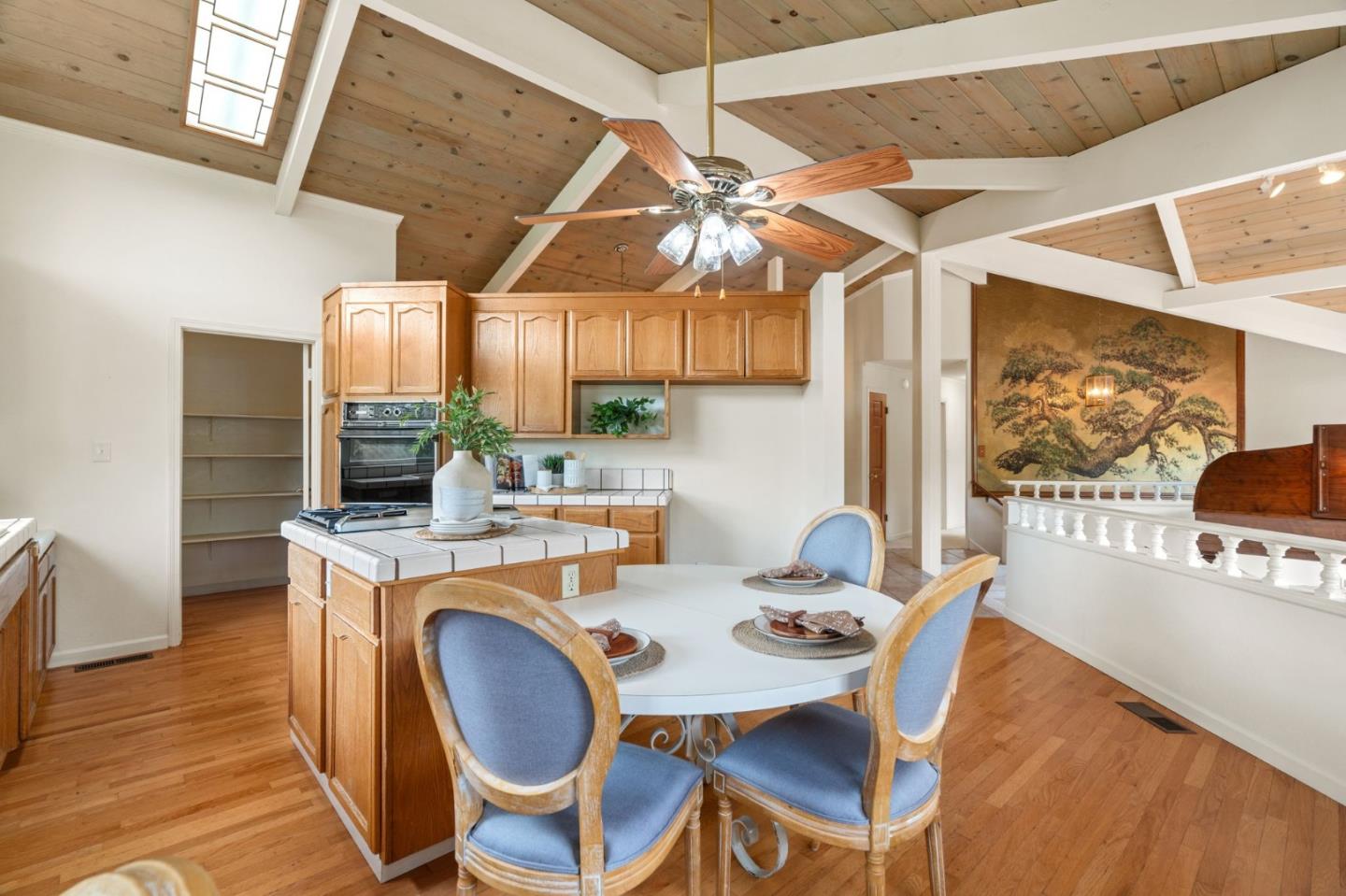 Detail Gallery Image 12 of 55 For 17121 Parkview Dr, Morgan Hill,  CA 95037 - 4 Beds | 3 Baths