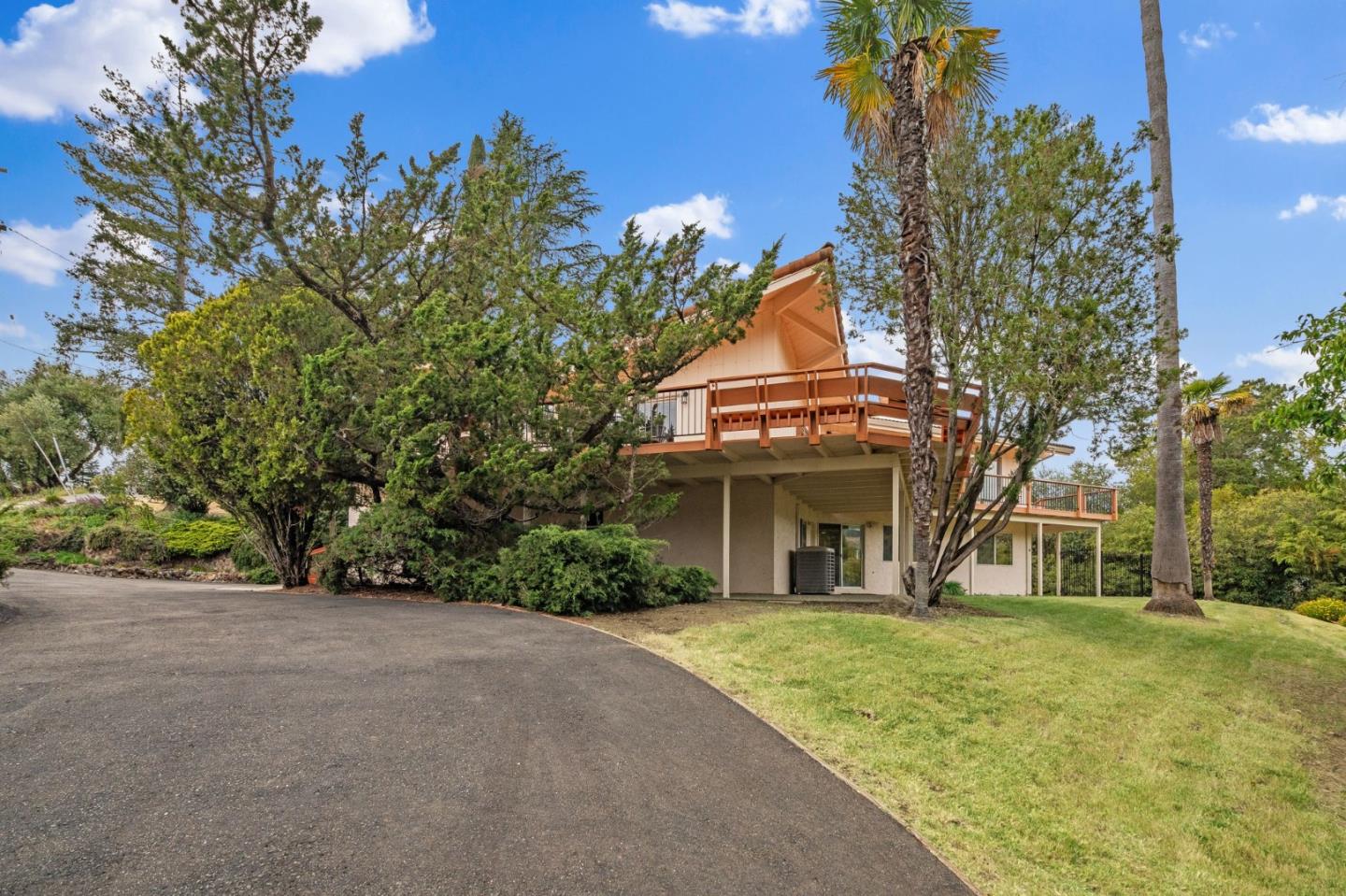 Detail Gallery Image 2 of 55 For 17121 Parkview Dr, Morgan Hill,  CA 95037 - 4 Beds | 3 Baths