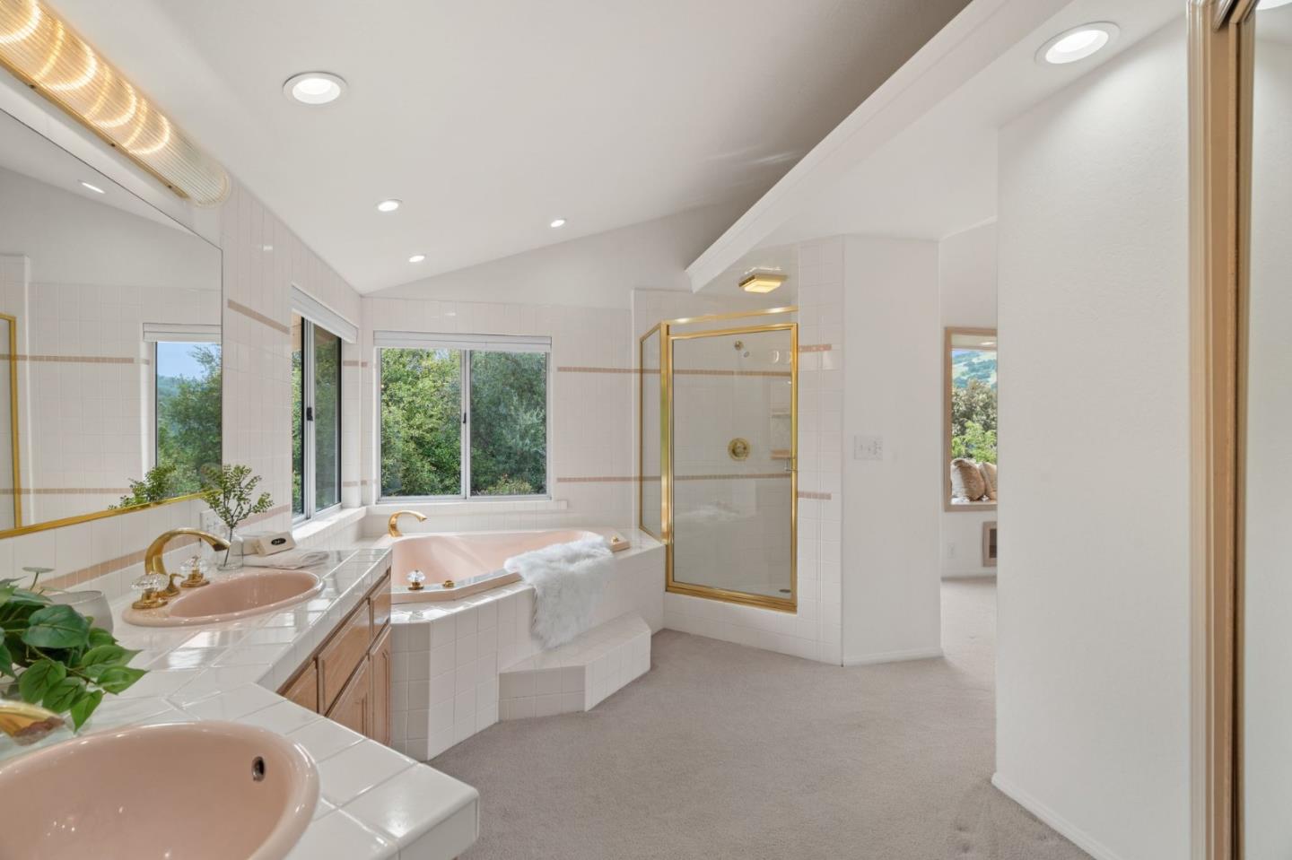 Detail Gallery Image 25 of 55 For 17121 Parkview Dr, Morgan Hill,  CA 95037 - 4 Beds | 3 Baths