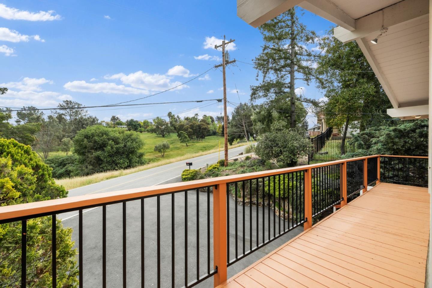 Detail Gallery Image 32 of 55 For 17121 Parkview Dr, Morgan Hill,  CA 95037 - 4 Beds | 3 Baths