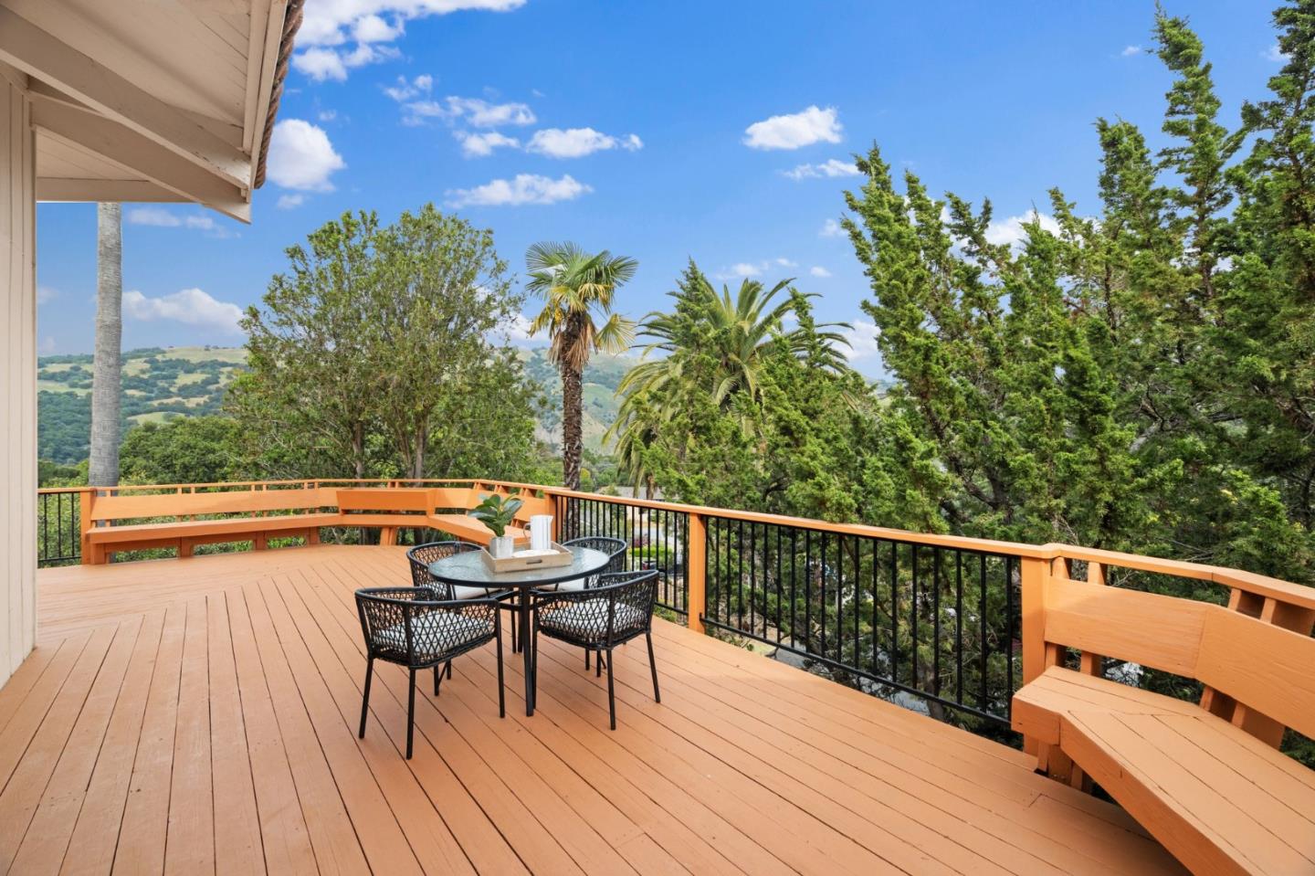 Detail Gallery Image 33 of 55 For 17121 Parkview Dr, Morgan Hill,  CA 95037 - 4 Beds | 3 Baths