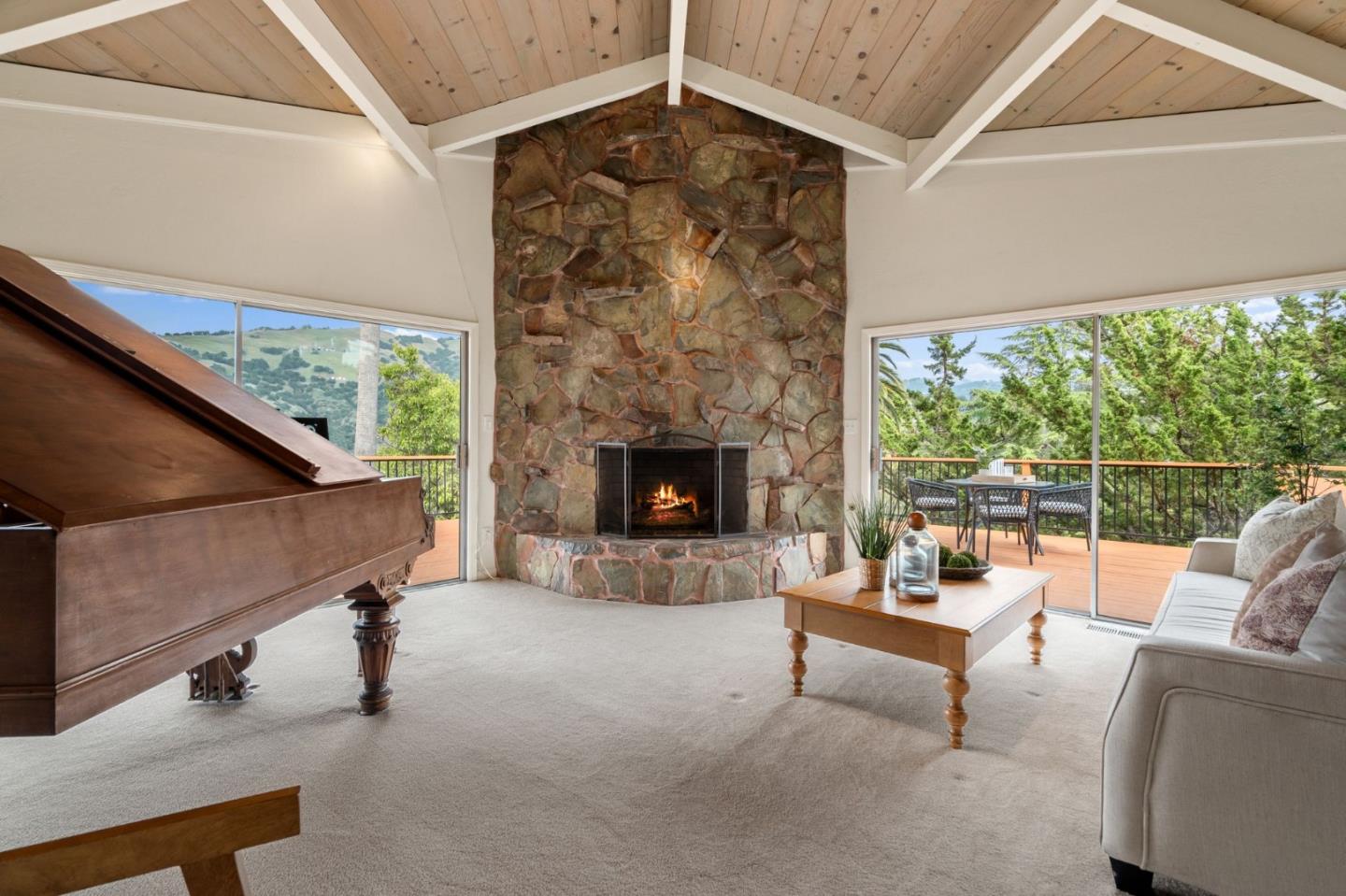 Detail Gallery Image 6 of 55 For 17121 Parkview Dr, Morgan Hill,  CA 95037 - 4 Beds | 3 Baths