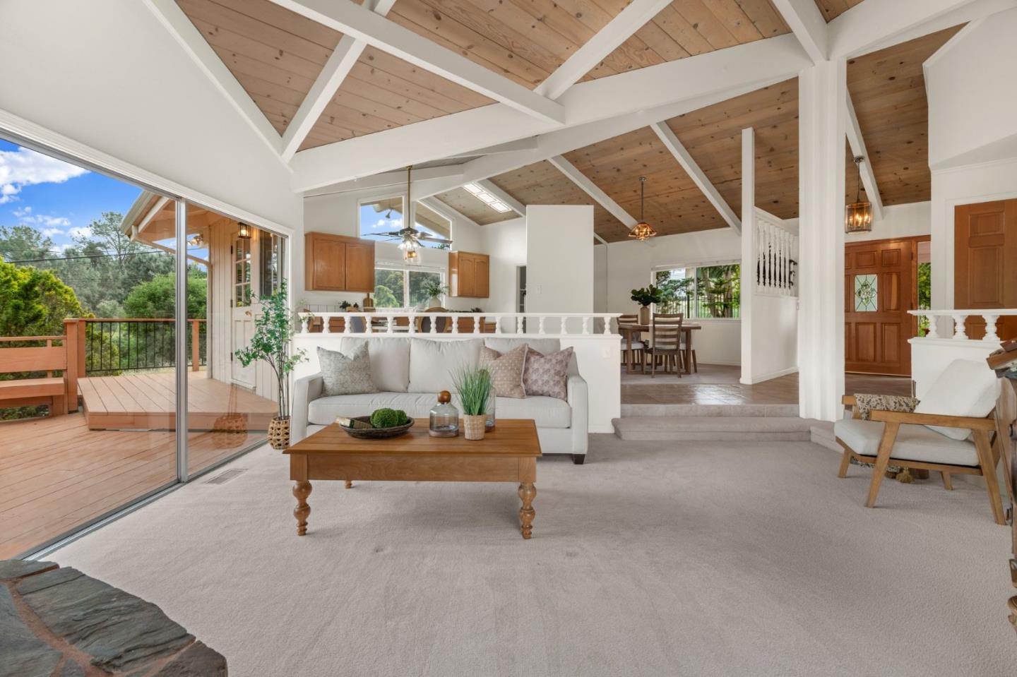 Detail Gallery Image 8 of 55 For 17121 Parkview Dr, Morgan Hill,  CA 95037 - 4 Beds | 3 Baths