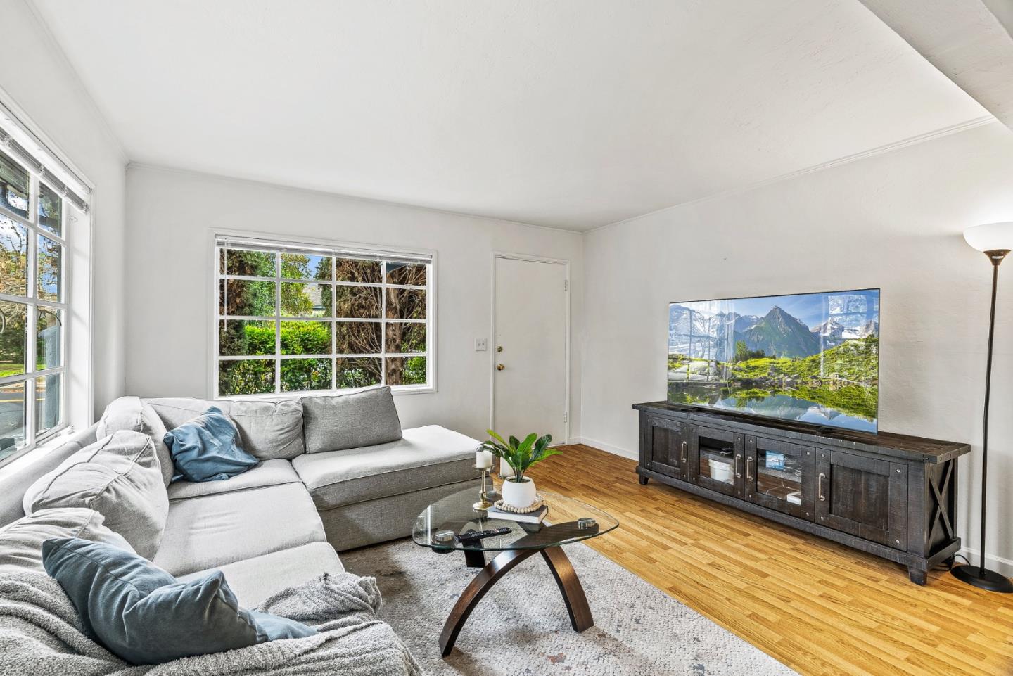 Detail Gallery Image 5 of 33 For 3915 Park Blvd, Palo Alto,  CA 94306 - 2 Beds | 1 Baths