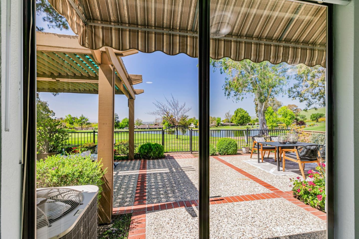 Detail Gallery Image 14 of 59 For 7534 Morevern Cir, San Jose,  CA 95135 - 2 Beds | 2 Baths