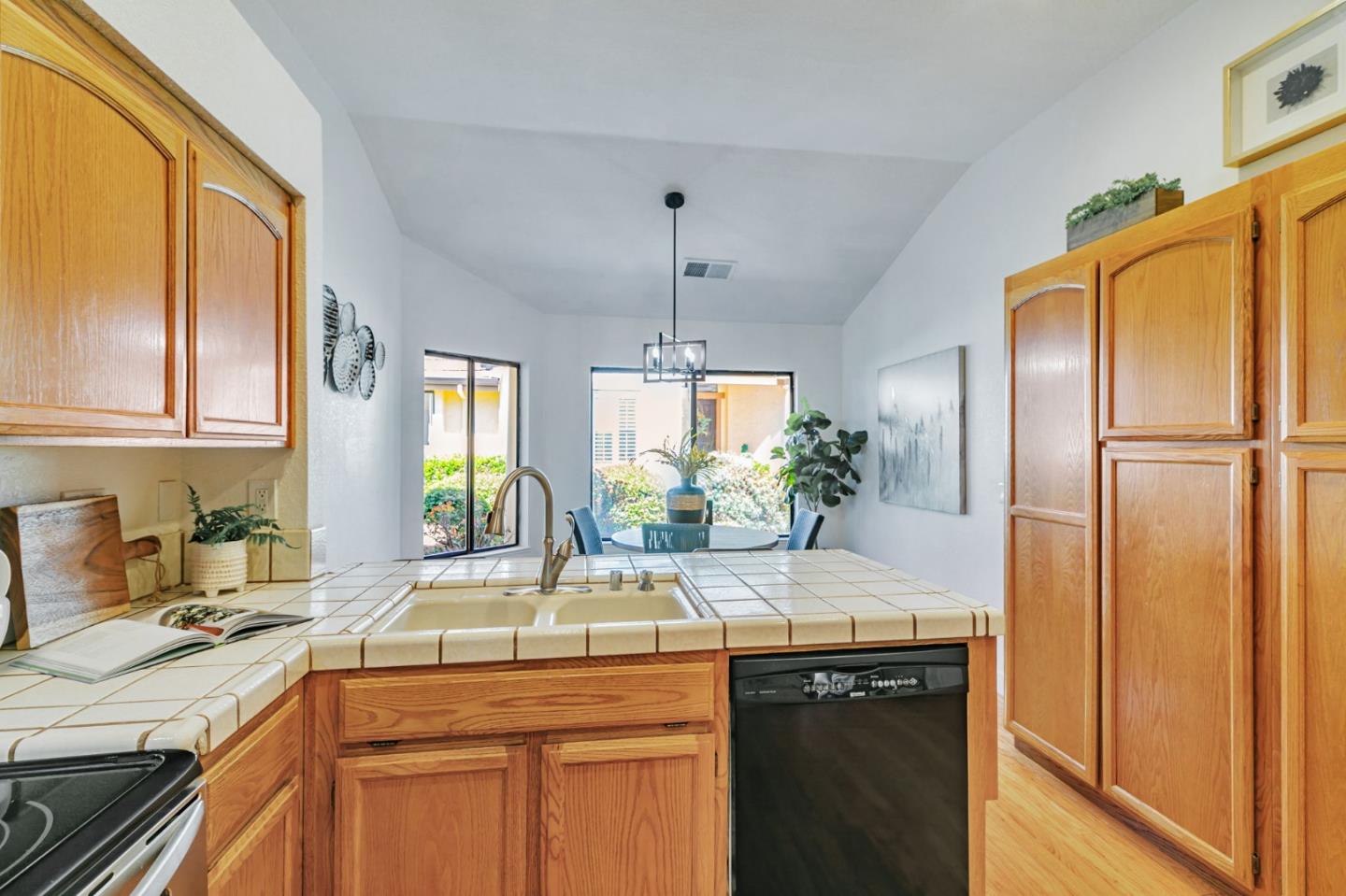 Detail Gallery Image 19 of 59 For 7534 Morevern Cir, San Jose,  CA 95135 - 2 Beds | 2 Baths