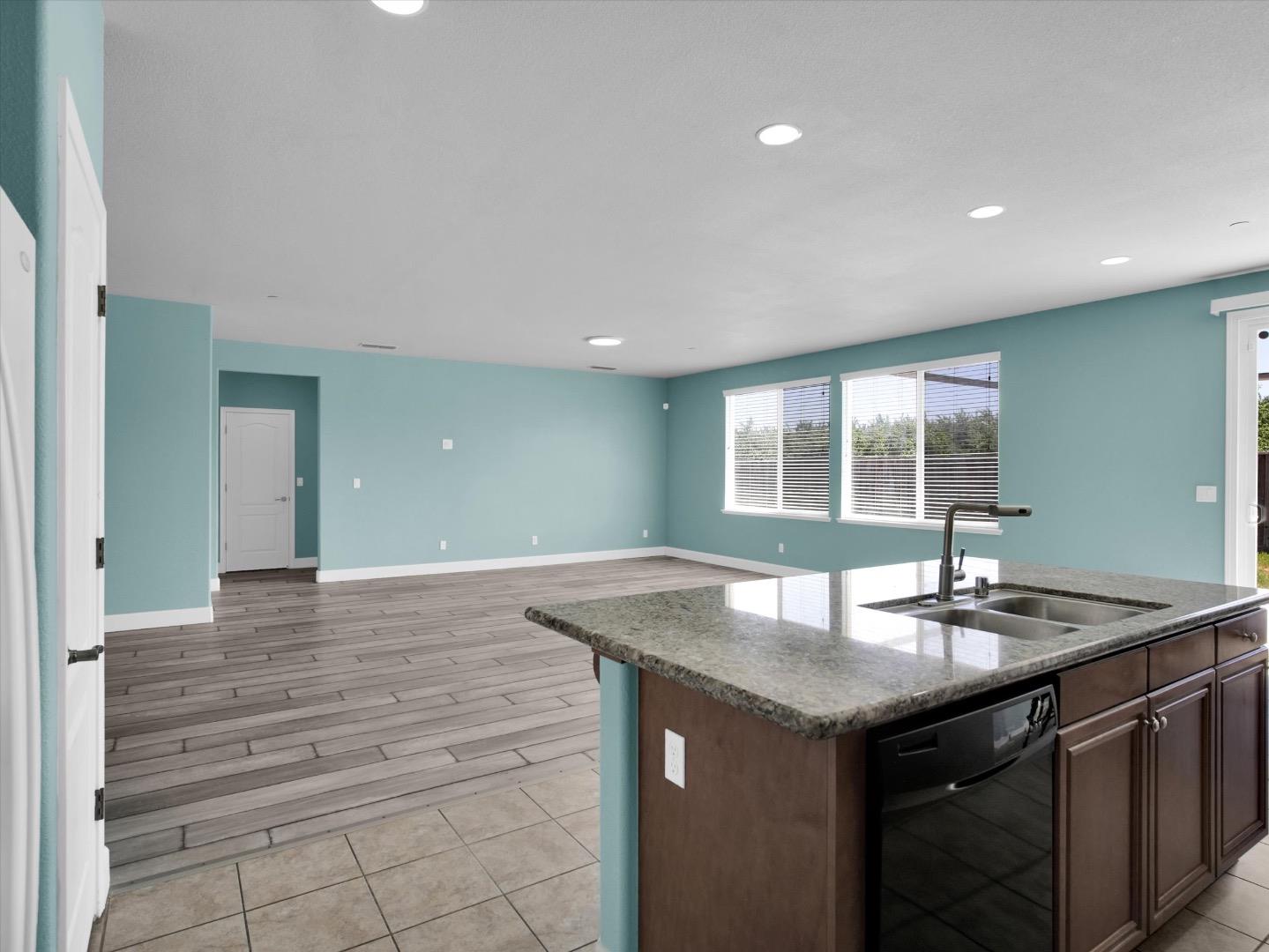 Detail Gallery Image 12 of 39 For 1538 Daisy Dr, Patterson,  CA 95363 - 4 Beds | 3 Baths