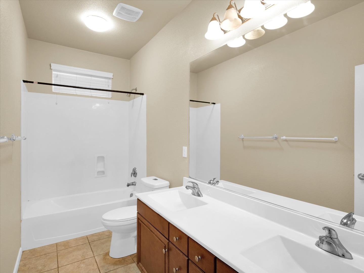 Detail Gallery Image 15 of 39 For 1538 Daisy Dr, Patterson,  CA 95363 - 4 Beds | 3 Baths