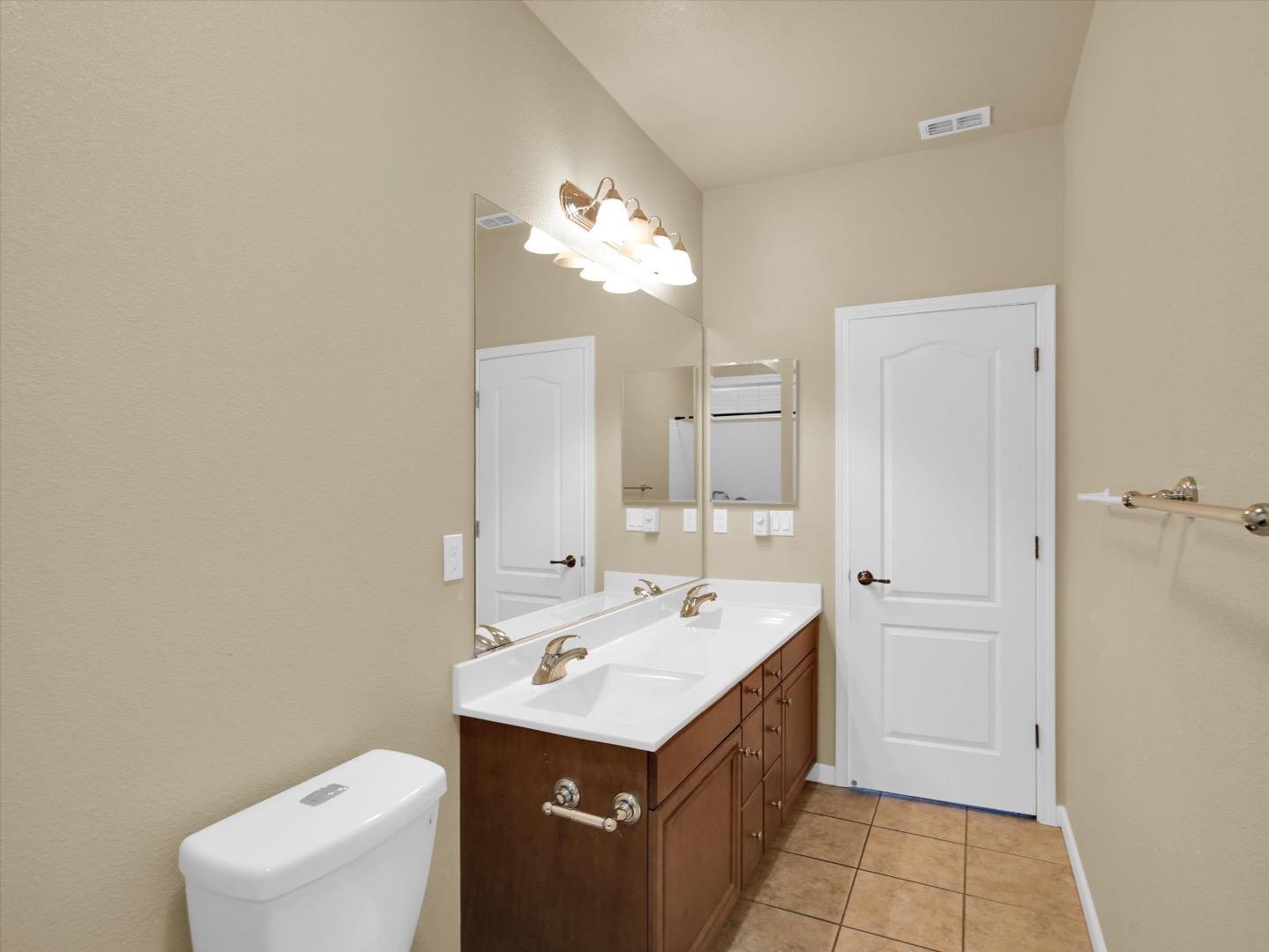 Detail Gallery Image 16 of 39 For 1538 Daisy Dr, Patterson,  CA 95363 - 4 Beds | 3 Baths