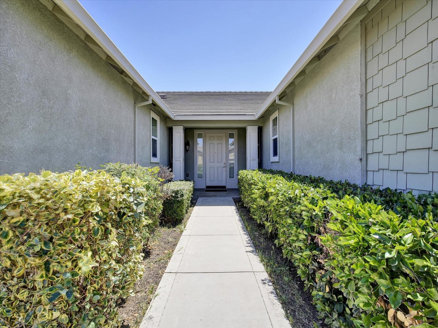 Detail Gallery Image 3 of 39 For 1538 Daisy Dr, Patterson,  CA 95363 - 4 Beds | 3 Baths