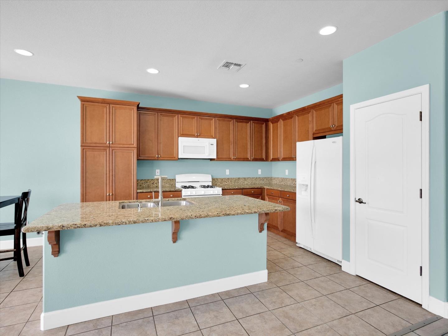 Detail Gallery Image 9 of 39 For 1538 Daisy Dr, Patterson,  CA 95363 - 4 Beds | 3 Baths