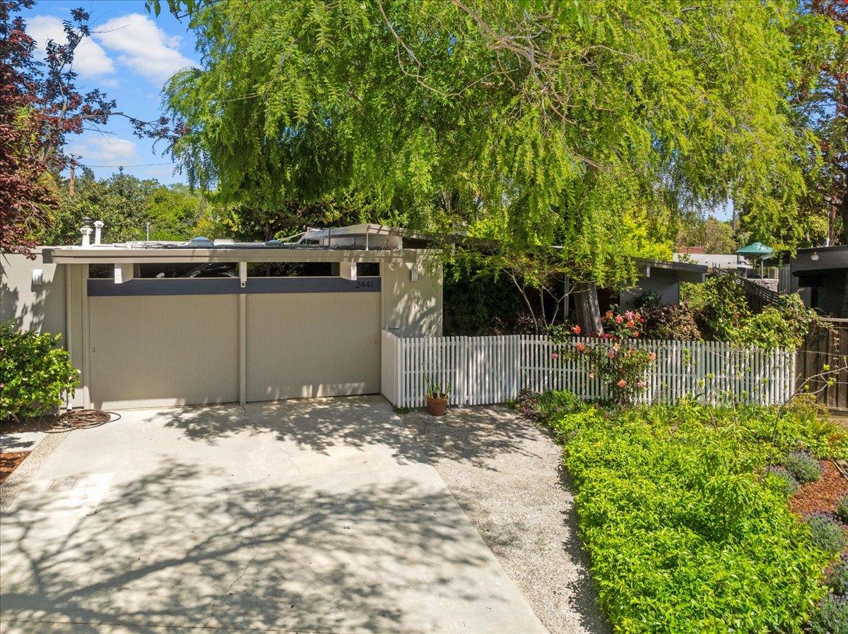 Detail Gallery Image 2 of 45 For 2441 Greer Rd, Palo Alto,  CA 94303 - 4 Beds | 2 Baths