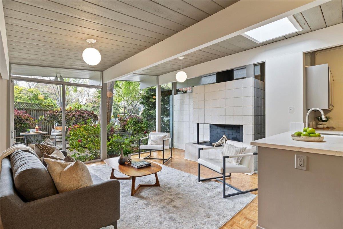 Detail Gallery Image 21 of 45 For 2441 Greer Rd, Palo Alto,  CA 94303 - 4 Beds | 2 Baths
