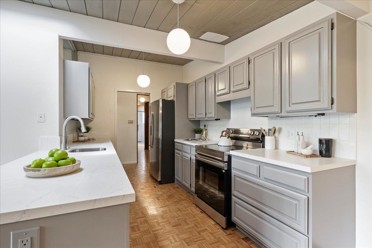 Detail Gallery Image 23 of 45 For 2441 Greer Rd, Palo Alto,  CA 94303 - 4 Beds | 2 Baths