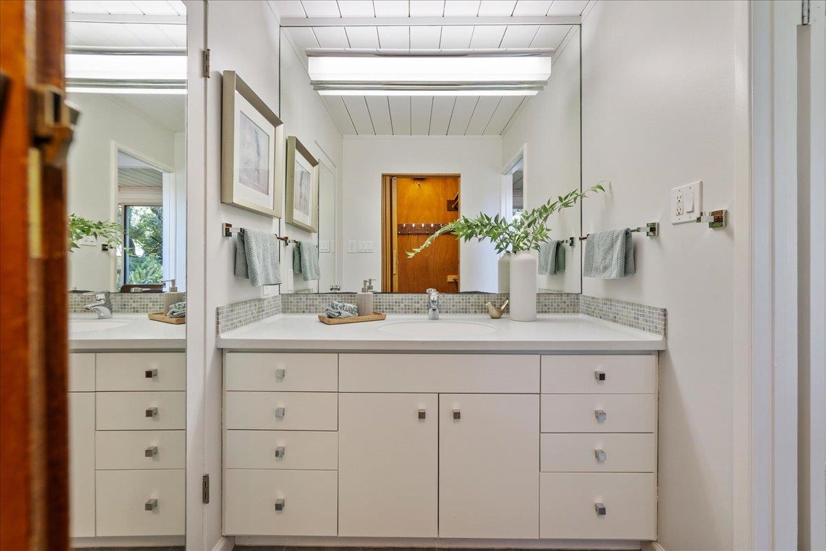 Detail Gallery Image 29 of 45 For 2441 Greer Rd, Palo Alto,  CA 94303 - 4 Beds | 2 Baths