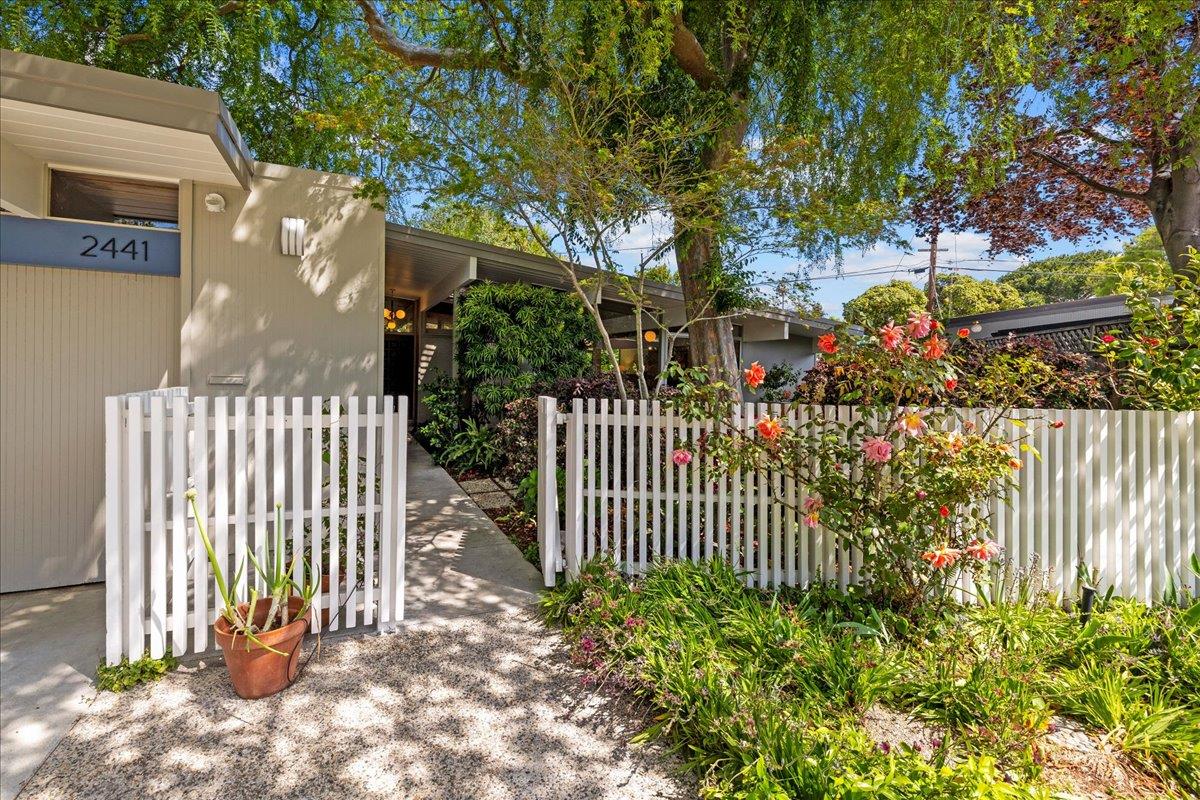 Detail Gallery Image 3 of 45 For 2441 Greer Rd, Palo Alto,  CA 94303 - 4 Beds | 2 Baths