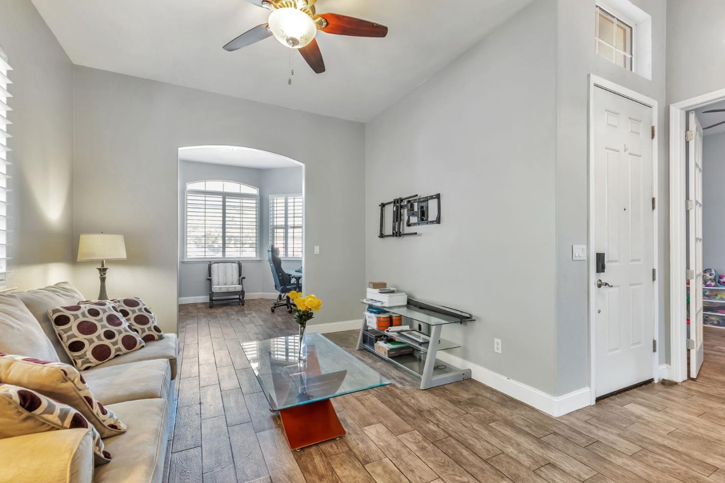 Detail Gallery Image 10 of 34 For 839 S Susan Ave, Kerman,  CA 93630 - 4 Beds | 2 Baths