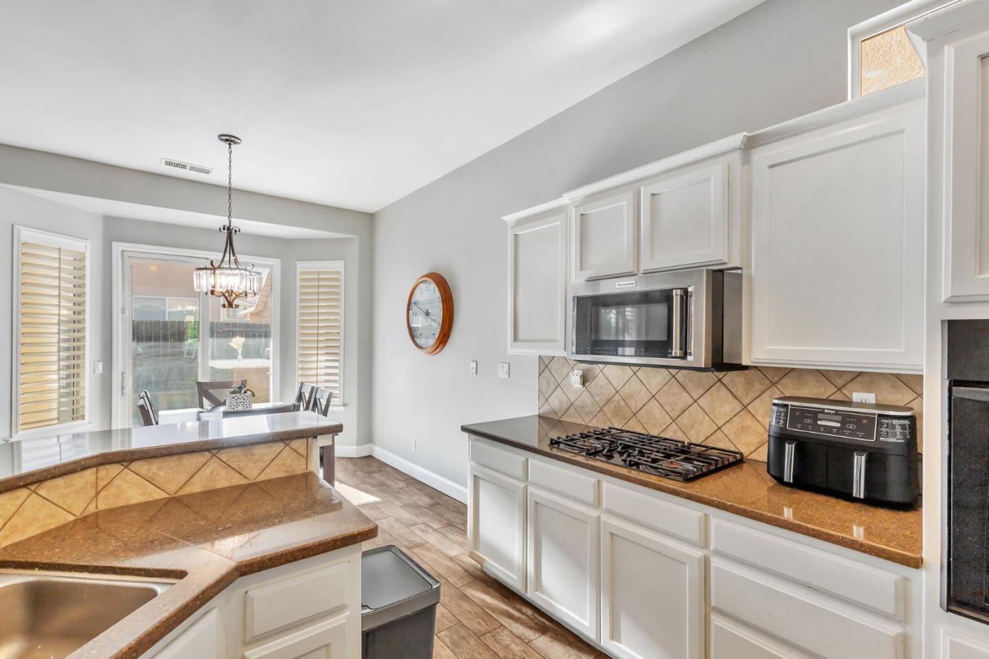 Detail Gallery Image 13 of 34 For 839 S Susan Ave, Kerman,  CA 93630 - 4 Beds | 2 Baths