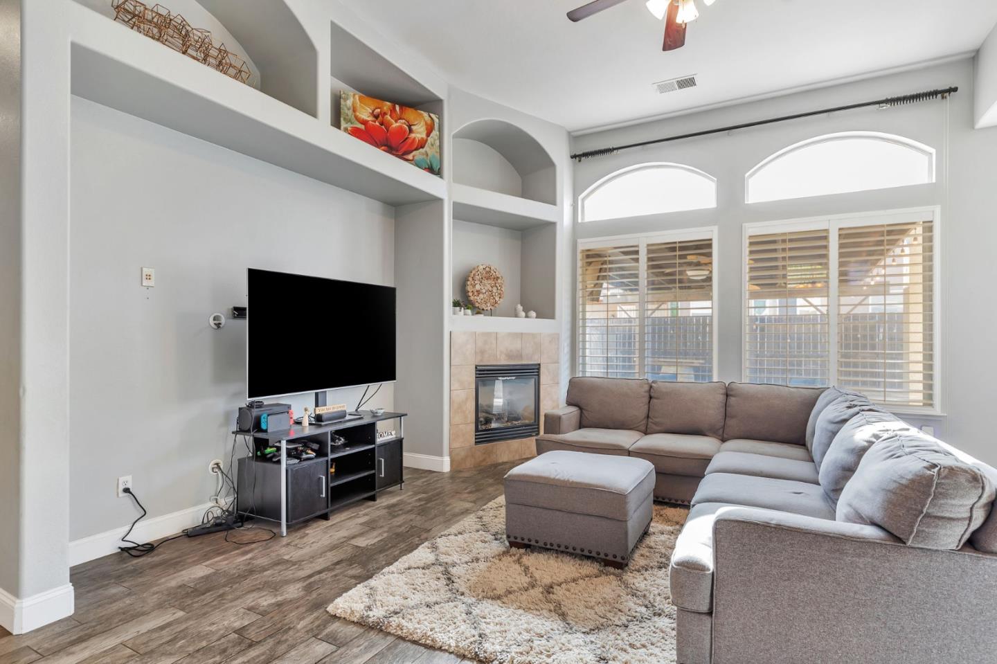 Detail Gallery Image 7 of 34 For 839 S Susan Ave, Kerman,  CA 93630 - 4 Beds | 2 Baths