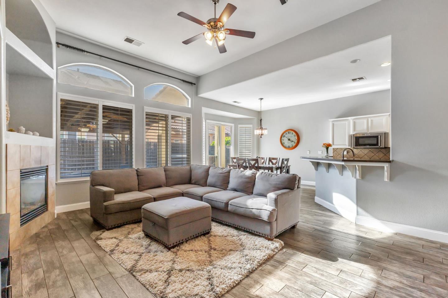 Detail Gallery Image 8 of 34 For 839 S Susan Ave, Kerman,  CA 93630 - 4 Beds | 2 Baths