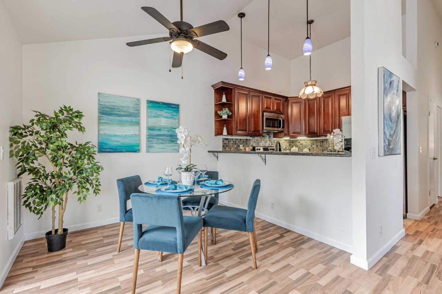 Detail Gallery Image 2 of 33 For 188 Sunwood Meadows Pl, San Jose,  CA 95119 - 2 Beds | 2 Baths