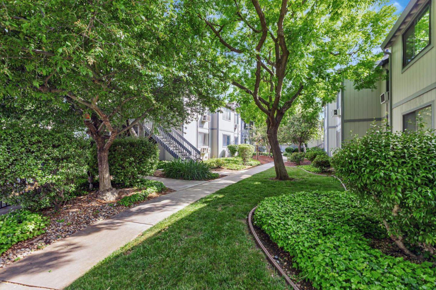 Detail Gallery Image 31 of 33 For 188 Sunwood Meadows Pl, San Jose,  CA 95119 - 2 Beds | 2 Baths