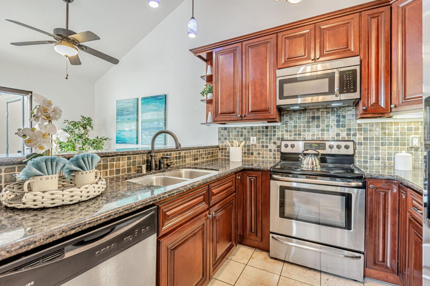 Detail Gallery Image 7 of 33 For 188 Sunwood Meadows Pl, San Jose,  CA 95119 - 2 Beds | 2 Baths