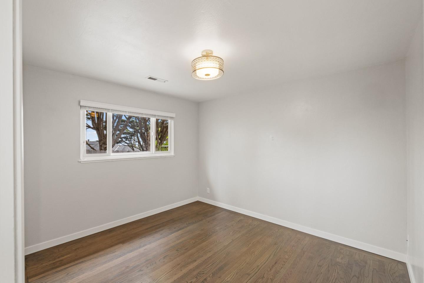 Detail Gallery Image 16 of 27 For 604 Mar Vista Dr, Monterey,  CA 93940 - 3 Beds | 2 Baths