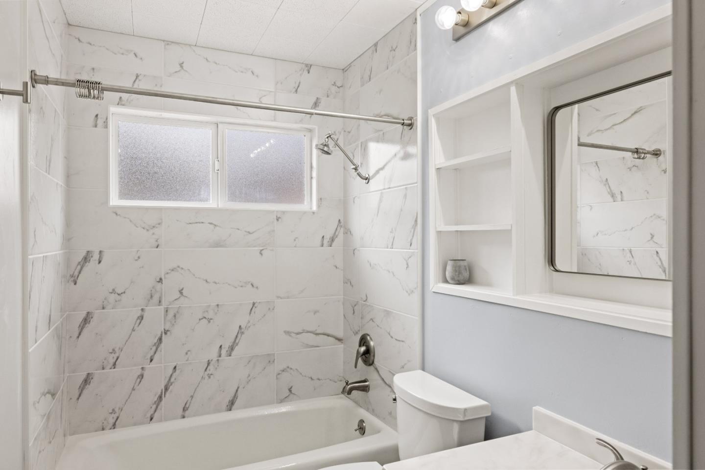 Detail Gallery Image 18 of 27 For 604 Mar Vista Dr, Monterey,  CA 93940 - 3 Beds | 2 Baths