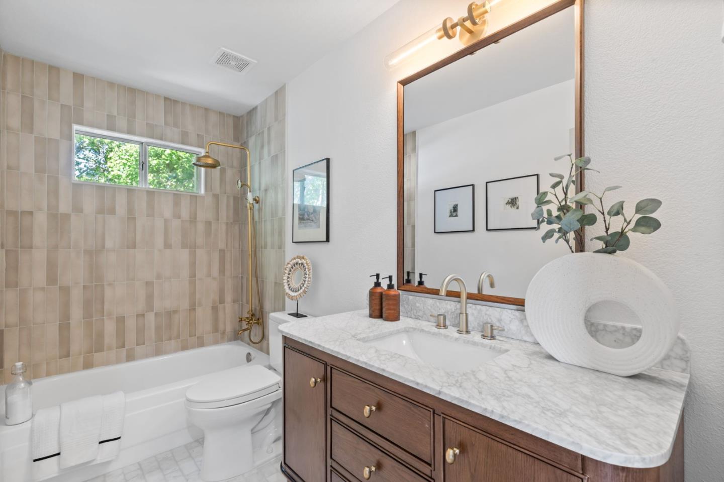 Detail Gallery Image 15 of 27 For 721 Hibiscus Pl, San Jose,  CA 95117 - 3 Beds | 2/1 Baths