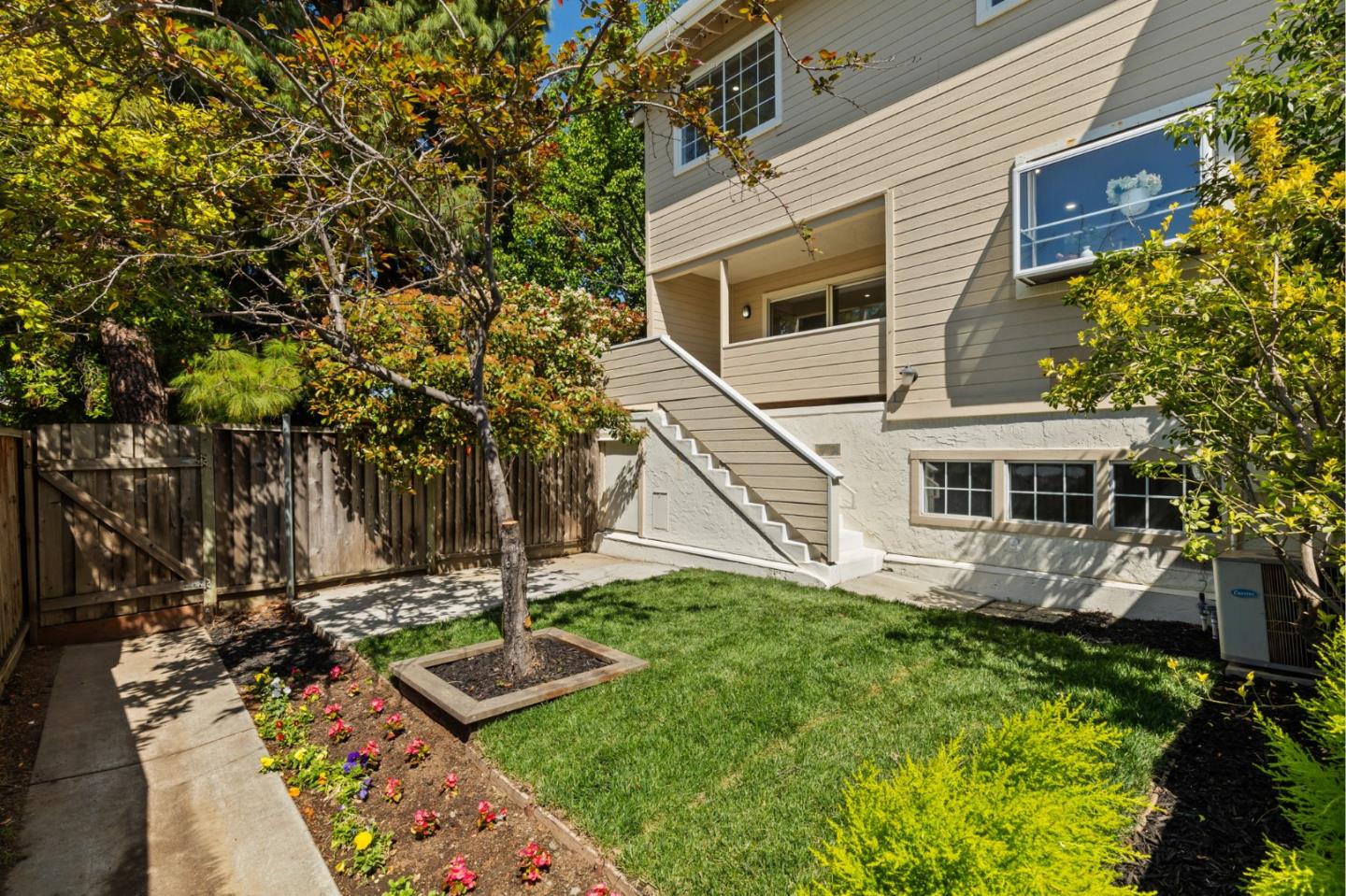Detail Gallery Image 24 of 27 For 721 Hibiscus Pl, San Jose,  CA 95117 - 3 Beds | 2/1 Baths