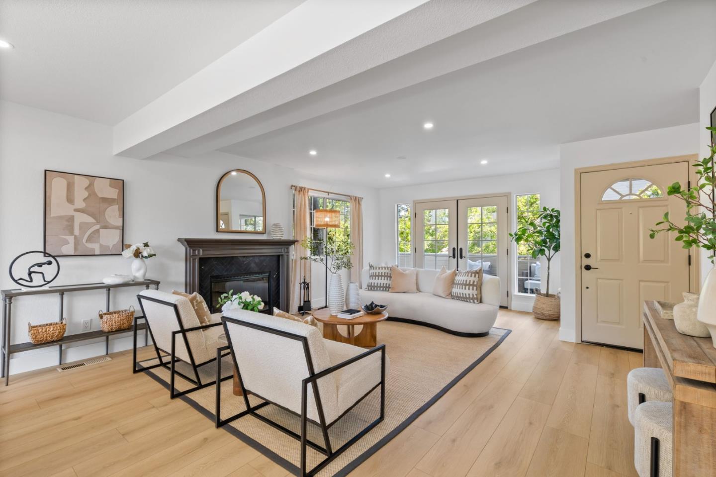 Detail Gallery Image 4 of 27 For 721 Hibiscus Pl, San Jose,  CA 95117 - 3 Beds | 2/1 Baths