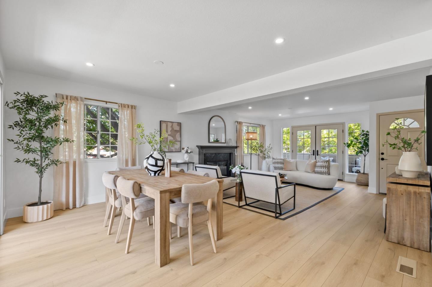 Detail Gallery Image 5 of 27 For 721 Hibiscus Pl, San Jose,  CA 95117 - 3 Beds | 2/1 Baths