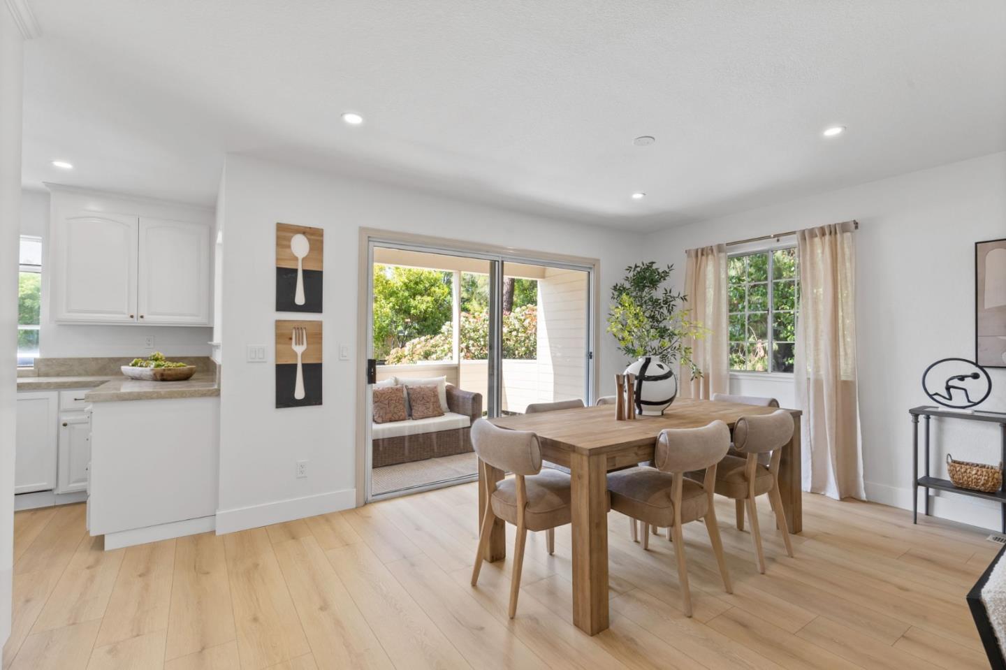 Detail Gallery Image 6 of 27 For 721 Hibiscus Pl, San Jose,  CA 95117 - 3 Beds | 2/1 Baths