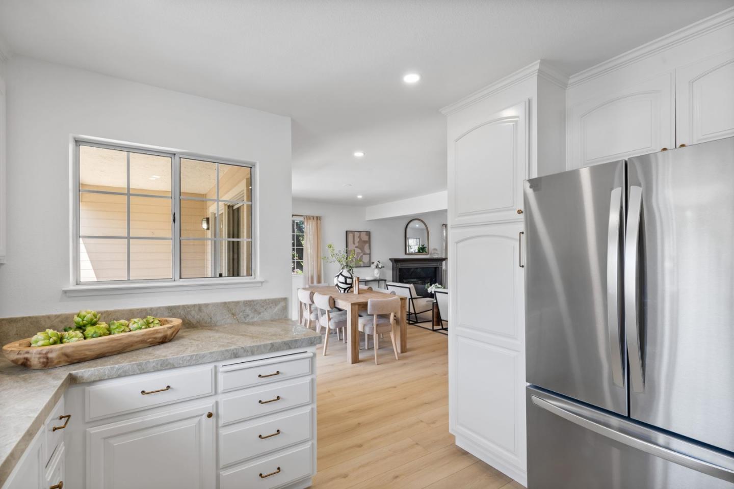 Detail Gallery Image 9 of 27 For 721 Hibiscus Pl, San Jose,  CA 95117 - 3 Beds | 2/1 Baths
