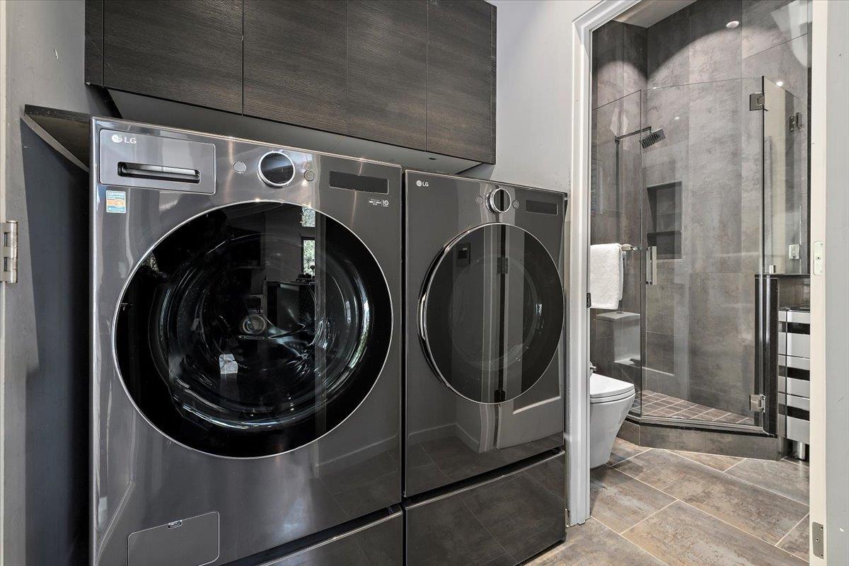 Detail Gallery Image 15 of 41 For 135 Lynton Ave, San Carlos,  CA 94070 - 4 Beds | 4 Baths