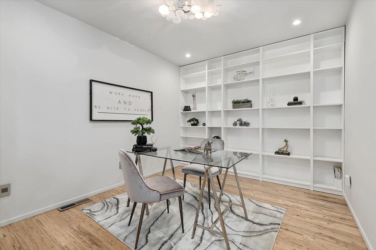 Detail Gallery Image 16 of 41 For 135 Lynton Ave, San Carlos,  CA 94070 - 4 Beds | 4 Baths