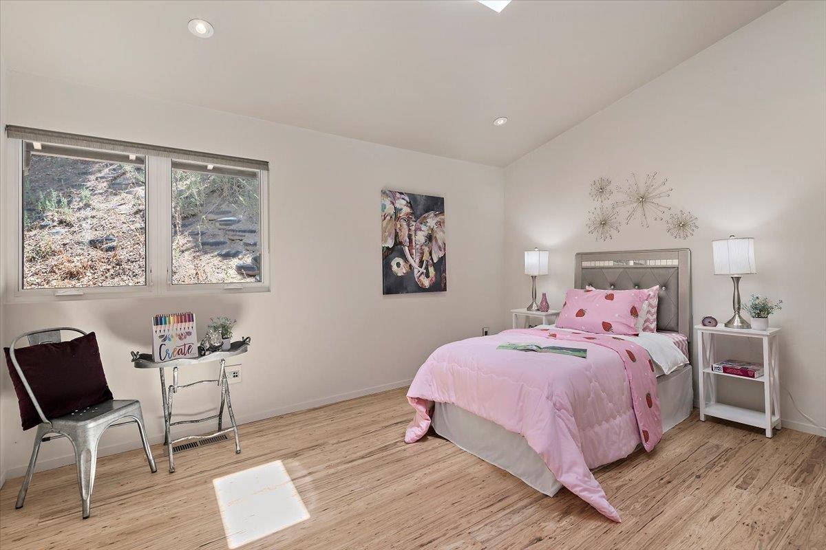 Detail Gallery Image 22 of 41 For 135 Lynton Ave, San Carlos,  CA 94070 - 4 Beds | 4 Baths