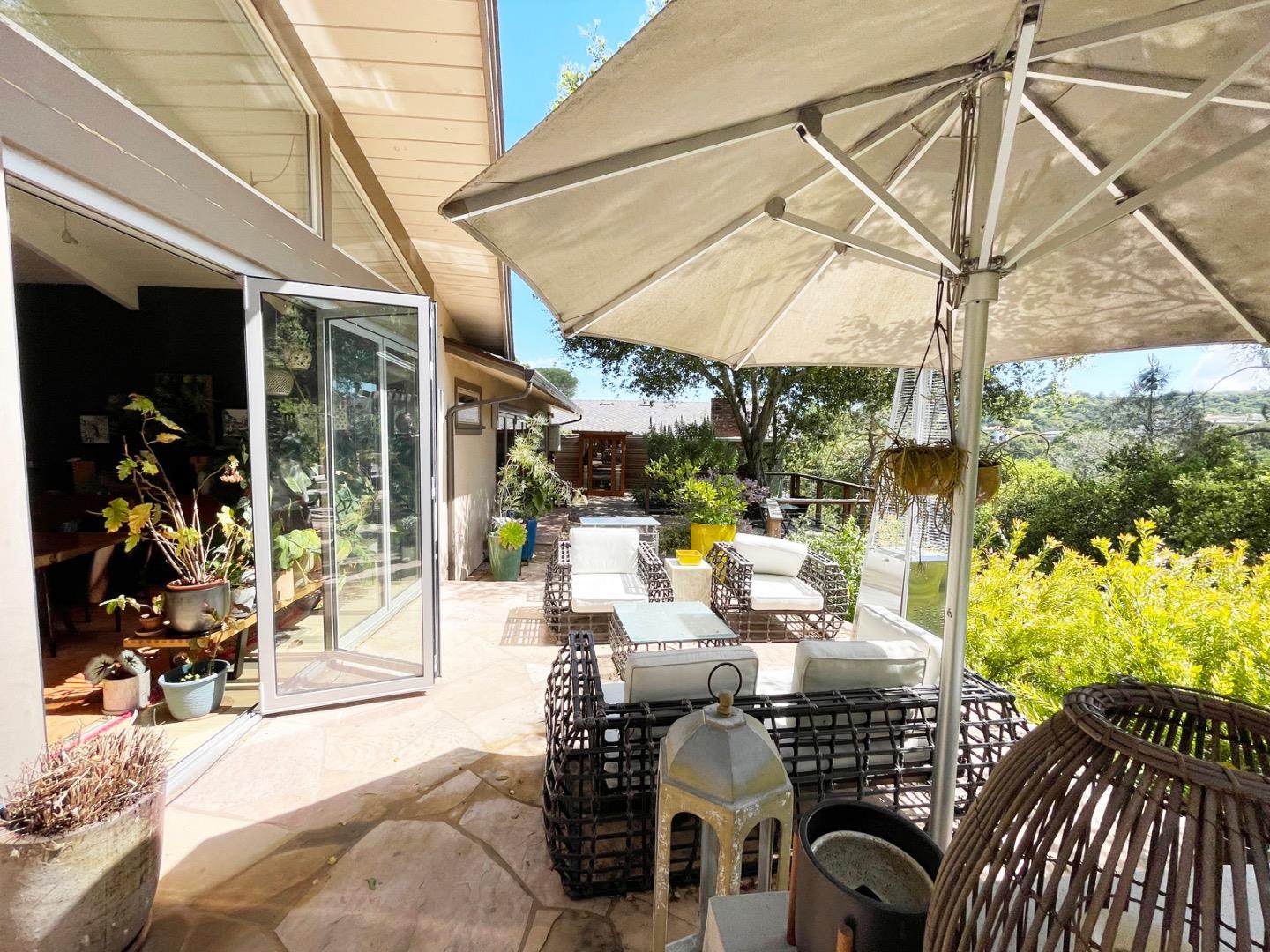 Detail Gallery Image 31 of 41 For 135 Lynton Ave, San Carlos,  CA 94070 - 4 Beds | 4 Baths