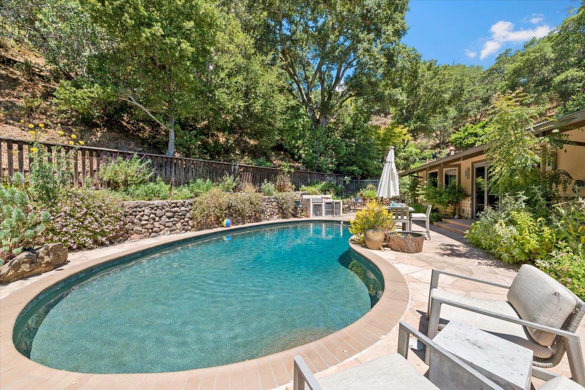 Detail Gallery Image 34 of 41 For 135 Lynton Ave, San Carlos,  CA 94070 - 4 Beds | 4 Baths