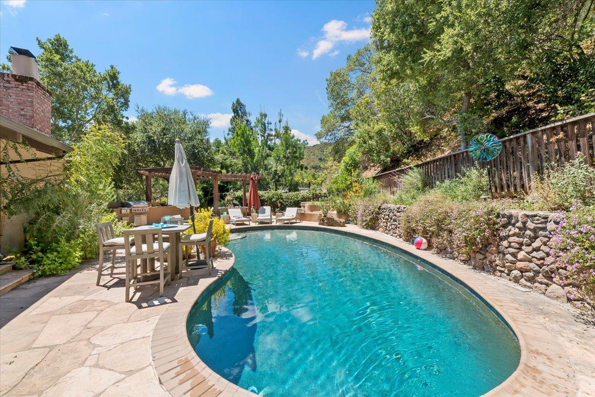 Detail Gallery Image 35 of 41 For 135 Lynton Ave, San Carlos,  CA 94070 - 4 Beds | 4 Baths
