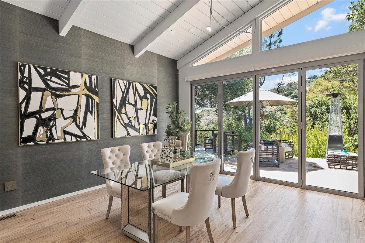 Detail Gallery Image 6 of 41 For 135 Lynton Ave, San Carlos,  CA 94070 - 4 Beds | 4 Baths