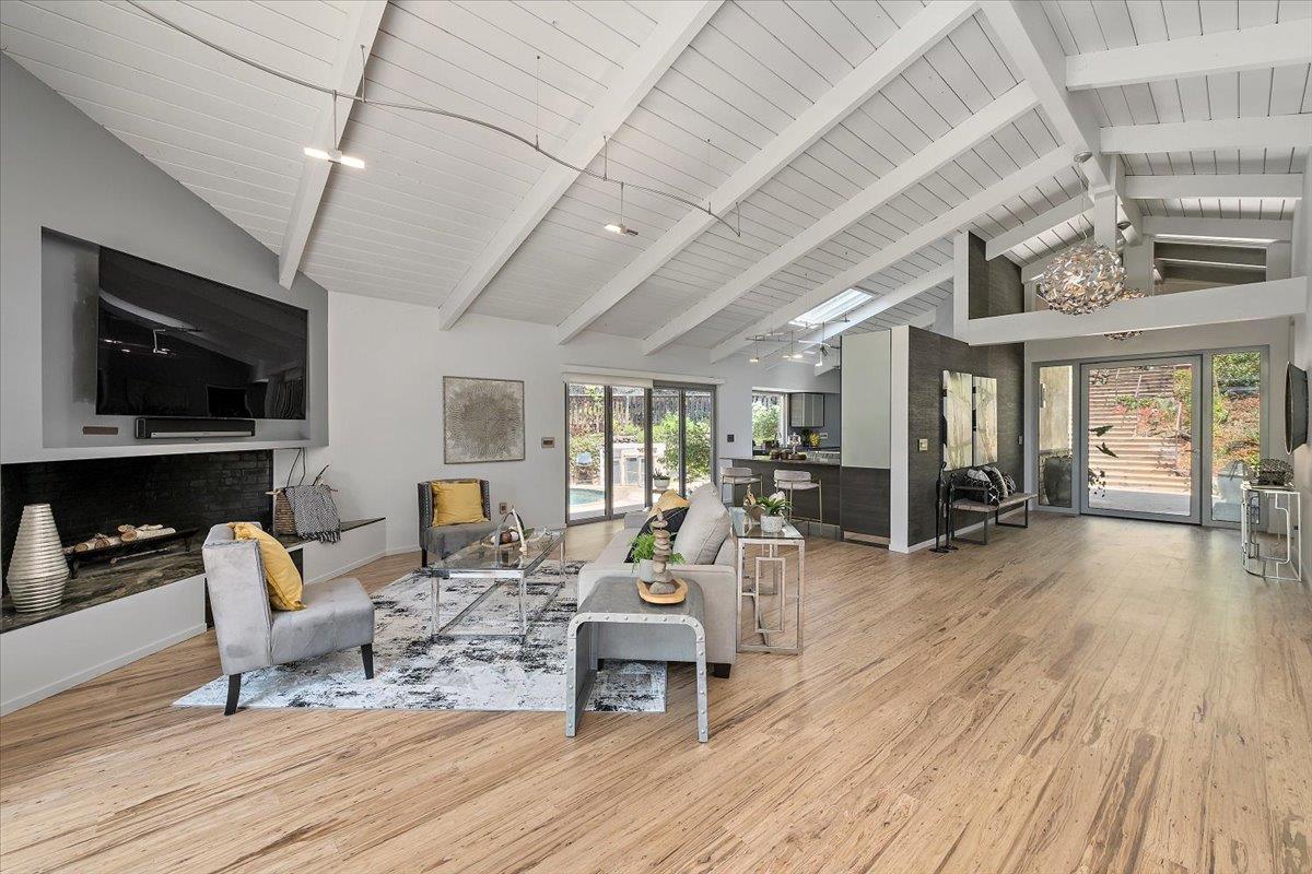 Detail Gallery Image 7 of 41 For 135 Lynton Ave, San Carlos,  CA 94070 - 4 Beds | 4 Baths