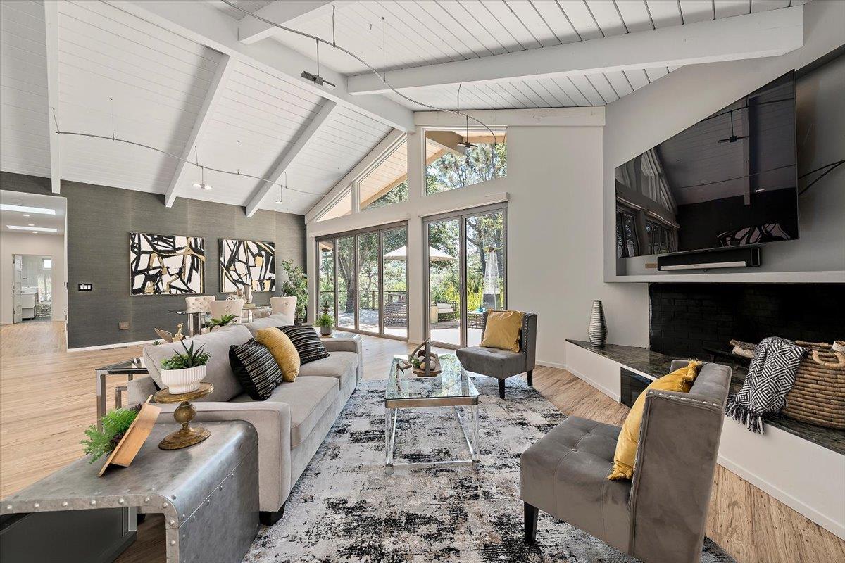 Detail Gallery Image 8 of 41 For 135 Lynton Ave, San Carlos,  CA 94070 - 4 Beds | 4 Baths