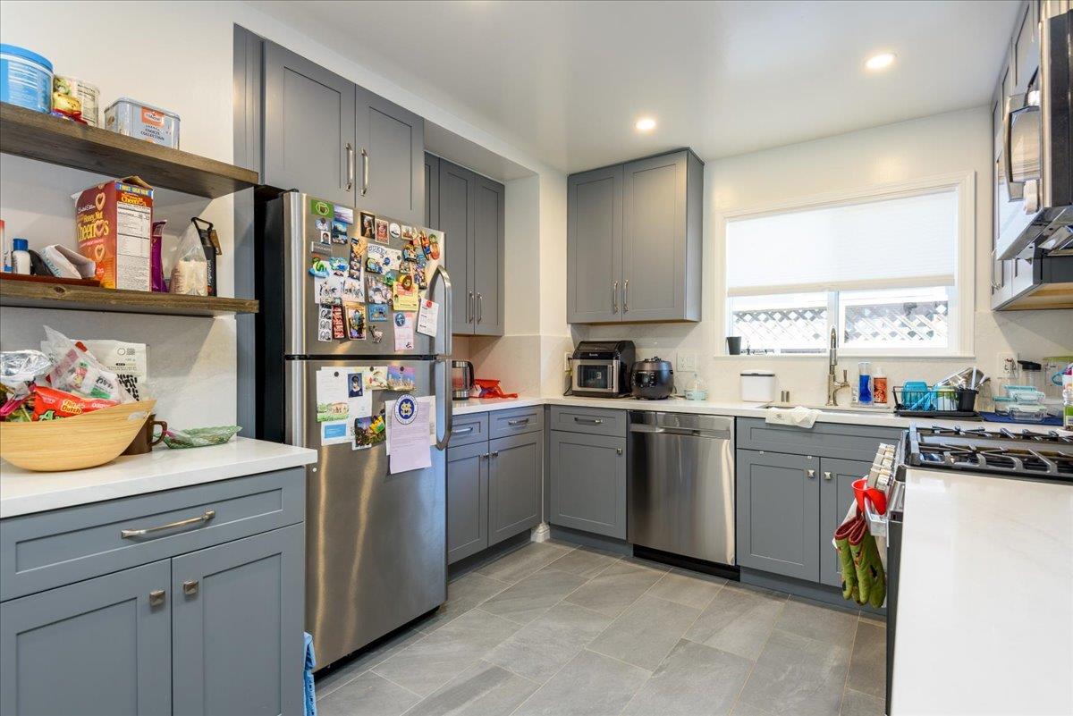 Detail Gallery Image 8 of 26 For 1089 Annapolis Dr, San Mateo,  CA 94403 - 3 Beds | 2 Baths
