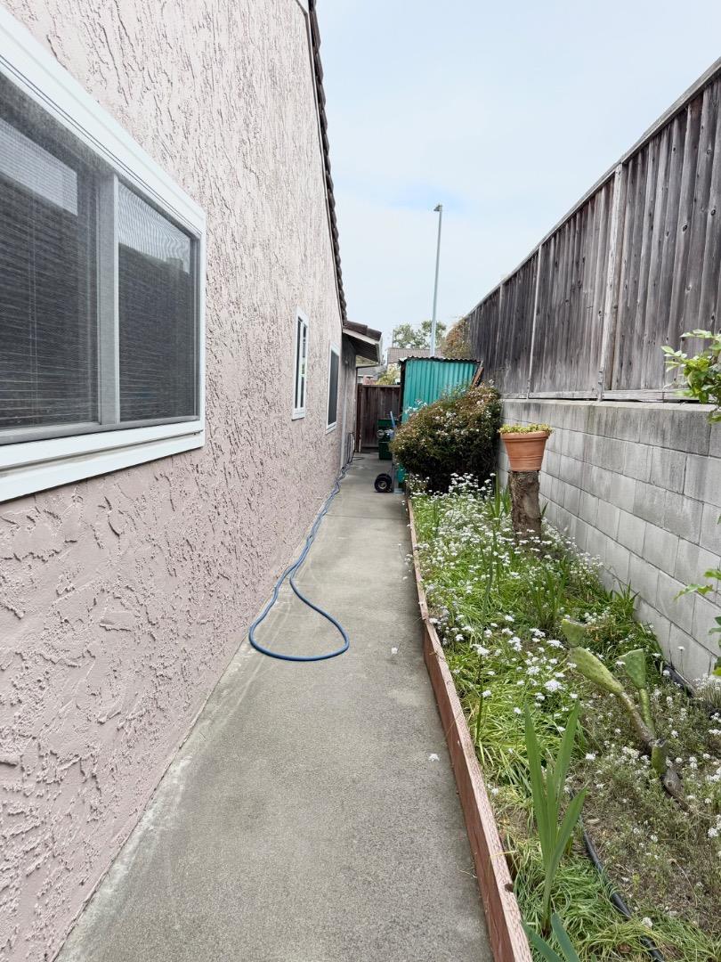 Detail Gallery Image 11 of 19 For 74 Meadow Ter, Watsonville,  CA 95076 - 3 Beds | 2 Baths