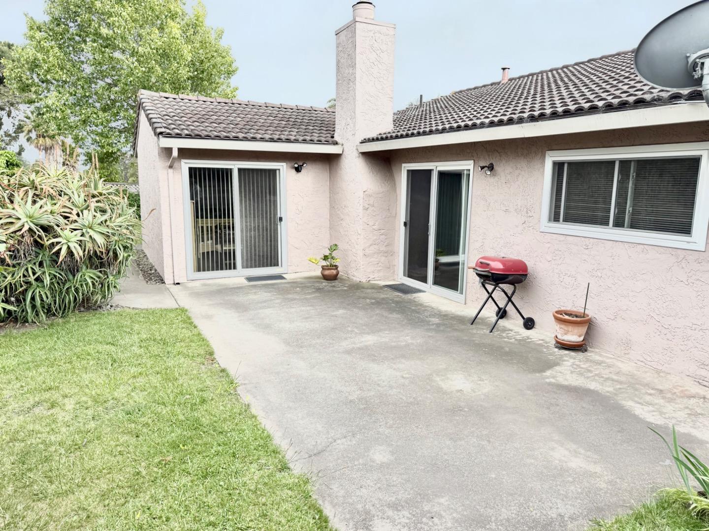 Detail Gallery Image 12 of 19 For 74 Meadow Ter, Watsonville,  CA 95076 - 3 Beds | 2 Baths
