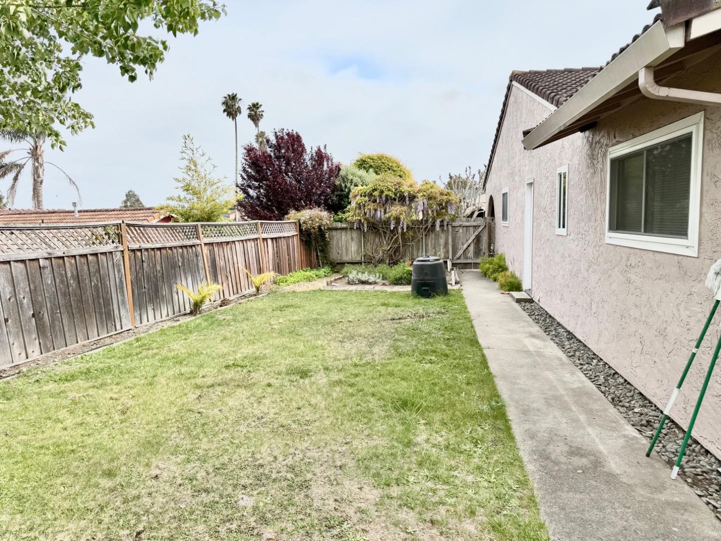 Detail Gallery Image 16 of 19 For 74 Meadow Ter, Watsonville,  CA 95076 - 3 Beds | 2 Baths